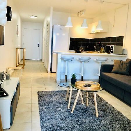 Appartement Au Bord De L'Eau Le Moule Esterno foto