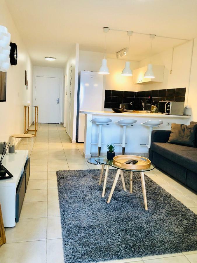 Appartement Au Bord De L'Eau Le Moule Esterno foto